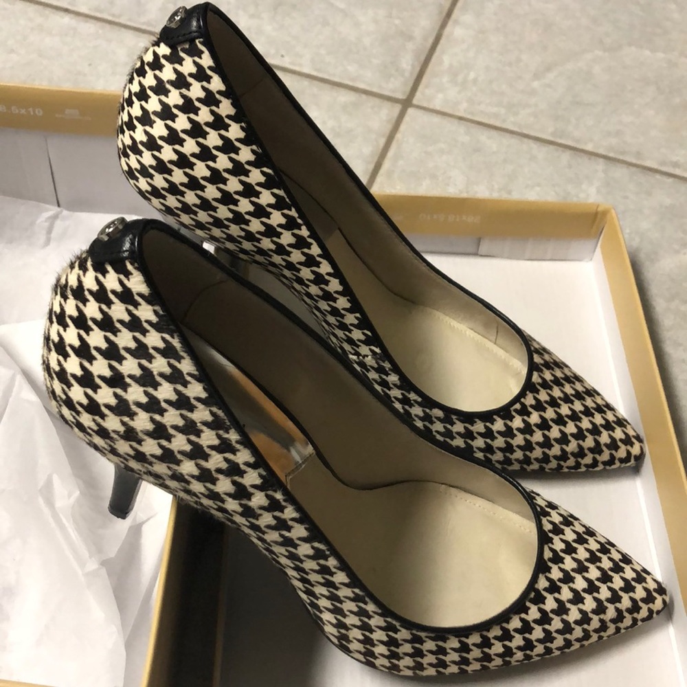 Michael Kors Houndstooth Pumps in Box